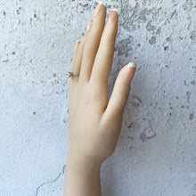 Carica l'immagine nel visualizzatore di Gallery, Vintage 9ct White Gold Simulated Diamond Solitaire Ring. 1-Carat CZ Crystal White Gemstone Ring. Art Deco Style Classic Engagement Ring