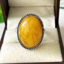 Carica l'immagine nel visualizzatore di Gallery, Vintage Butterscotch Amber Sterling Silver Ring. 1930's Art Deco Ring. Egg Yolk Yellow Natural Baltic Amber Cabochon Ring. Size UK/N.5 US/7
