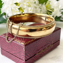 Carica l'immagine nel visualizzatore di Gallery, Vintage 1967 Harrods Of London Hard Gold Plated Sterling Silver Bracelet. Edwardian Style Engraved English Oak Leaf Gold Bangle Bracelet.