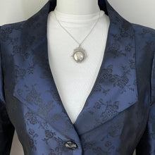 Carica l'immagine nel visualizzatore di Gallery, Vintage Victorian Style Silver Spinner Locket. Sterling Silver 2-Sided Round Spinning Pendant Locket. Antique Style Fob Pendant Locket