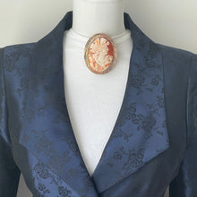 Cargar imagen en el visor de la galería, Massive Antique 10ct Gold Bacchante Cameo Brooch. Museum Quality Italian Carved Shell Cameo. 10K Gold Edwardian/Victorian Cameo Brooch c1900