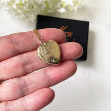 Carica l'immagine nel visualizzatore di Gallery, Antique Edwardian 9ct Gold Heart Locket Pendant. Floral Engraved 9ct Gold Back & Front Photo Locket. Antique Yellow Gold Love Heart Locket