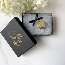 Carica l'immagine nel visualizzatore di Gallery, Antique Edwardian 9ct Gold Heart Locket Pendant. Floral Engraved 9ct Gold Back & Front Photo Locket. Antique Yellow Gold Love Heart Locket