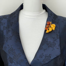 Lade das Bild in den Galerie-Viewer, Vintage 9ct Gold On Silver Baltic Mixed Amber Brooch. Big Carved Grape/Cherry Figural Brooch. Butterscotch & Cognac Amber Soviet Russian Pin