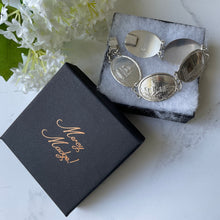 Carica l'immagine nel visualizzatore di Gallery, Vintage 1945 English Sterling Silver London Souvenir Bracelet: Windsor Castle, St Pauls, Westminster, Houses Of Parliament, Tower Bridge