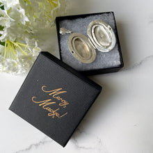 Cargar imagen en el visor de la galería, Vintage 1980s Floral Engraved Sterling Silver Locket. English Edwardian Revival Slim Oval Photo Frame Locket, Optional Sterling Silver Chain