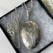 Cargar imagen en el visor de la galería, Vintage 1980s Floral Engraved Sterling Silver Locket. English Edwardian Revival Slim Oval Photo Frame Locket, Optional Sterling Silver Chain