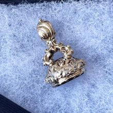 Carica l'immagine nel visualizzatore di Gallery, Georgian 18ct Gold Intaglio Seal Fob "Good Night, All's Well" Antique Carved Amethyst Glass Musical Wax Seal Pendant Fob. Georgian Jewellery