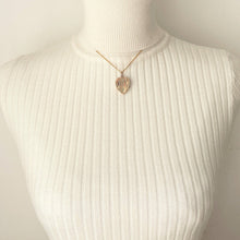 Carica l'immagine nel visualizzatore di Gallery, Antique Solid 9ct Rose Gold Heart Locket. Edwardian 2-Sided Guilloche Engraved Heart Locket Pendant. Antique Gold Love Token Jewelry.
