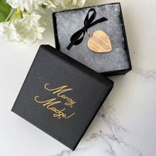 Carica l'immagine nel visualizzatore di Gallery, Antique Solid 9ct Rose Gold Heart Locket. Edwardian 2-Sided Guilloche Engraved Heart Locket Pendant. Antique Gold Love Token Jewelry.
