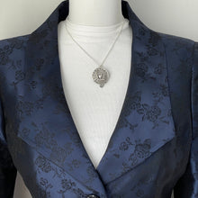 Carica l'immagine nel visualizzatore di Gallery, Vintage Scottish Silver Bonnet Badge Pendant. 1930s Medlock & Craik Inverness Provincial Silver Douglas Clan Bonnet Badge/Kilt/Lapel Pin