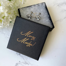 Carica l'immagine nel visualizzatore di Gallery, Antique Sterling Silver Paste Diamond Cluster Earrings. 1920s/30s Art Deco Screw Back Flower Earrings. Antique Paste Gemstone Jewellery