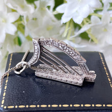 Carica l'immagine nel visualizzatore di Gallery, Vintage Irish Sterling Silver Figural Harp Pendant & Chain. Irish Coat Of Arms Stringed Argent Pendant Necklace, Thomas O'Connor Dublin 1964