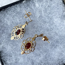Carica l'immagine nel visualizzatore di Gallery, Vintage 14ct Gold Bohemian Garnet Dangle Earrings. Petite Antique Style Yellow Gold Heart Scroll Drop Earrings. Red Gemstone Post Earrings