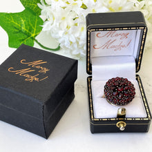 Carica l'immagine nel visualizzatore di Gallery, Victorian 9ct Gold Bohemian Garnet Cluster Ring. Antique Almandine Garnet Large Statement Ring. Red Gemstone Floral Cluster Circle Ring