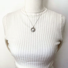 Carica l'immagine nel visualizzatore di Gallery, Vintage Sterling Silver Art Nouveau Style Locket On Chain. Edwardian Revival 2-Sided Acanthus & Crocus Flower Hand Engraved Locket Necklace