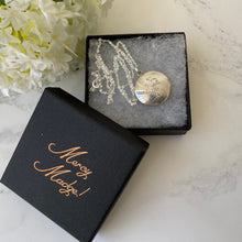 Carica l'immagine nel visualizzatore di Gallery, Vintage Sterling Silver Art Nouveau Style Locket On Chain. Edwardian Revival 2-Sided Acanthus & Crocus Flower Hand Engraved Locket Necklace