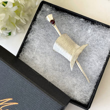 Carica l'immagine nel visualizzatore di Gallery, Vintage Sterling Silver Top Hat & Cane Lapel Pin. 1940s Novelty Figural Brooch. Burlington Bertie Cravat/Stock Pin, Groom, Mens Formal.