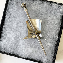 Carica l'immagine nel visualizzatore di Gallery, Vintage Sterling Silver Top Hat & Cane Lapel Pin. 1940s Novelty Figural Brooch. Burlington Bertie Cravat/Stock Pin, Groom, Mens Formal.