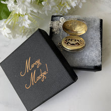 Carica l'immagine nel visualizzatore di Gallery, Georgian Silver Vinaigrette William Pugh 1804 Birmingham. Antique Engraved Oval Vinaigrette Pendant. Georgian Chatelaine/Watch Chain Fob