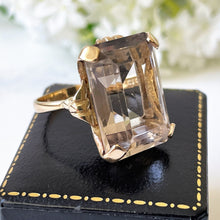 Carica l'immagine nel visualizzatore di Gallery, Vintage 9ct Gold Spinel Cocktail Ring. 28 Carat Emerald/Rectangle Step Cut Pale Yellow Spinel Ring. Yellow Gold Cocktail Ring, London 1966