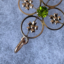 Carica l'immagine nel visualizzatore di Gallery, Antique Art Nouveau 9ct Gold Demantoid Garnet Pendant. Victorian/Edwardian Gold Quatrefoil Flower Pendant. Green Gemstone Drop Pendant.