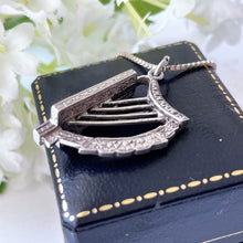 Carica l'immagine nel visualizzatore di Gallery, Vintage Irish Sterling Silver Figural Harp Pendant & Chain. Irish Coat Of Arms Stringed Argent Pendant Necklace, Thomas O'Connor Dublin 1964