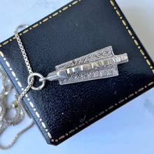 Carica l'immagine nel visualizzatore di Gallery, Vintage Irish Sterling Silver Figural Harp Pendant & Chain. Irish Coat Of Arms Stringed Argent Pendant Necklace, Thomas O'Connor Dublin 1964