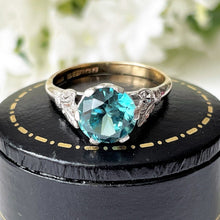 Carica l'immagine nel visualizzatore di Gallery, Vintage Blue Zircon Solitaire Ring, 9ct Gold. 1960s Retro 2-Carat Sky Blue Zircon Cocktail Ring. Art Deco Revivalist Engagement Ring.