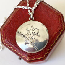 Carica l'immagine nel visualizzatore di Gallery, Vintage Sterling Silver Art Nouveau Style Locket On Chain. Edwardian Revival 2-Sided Acanthus & Crocus Flower Hand Engraved Locket Necklace