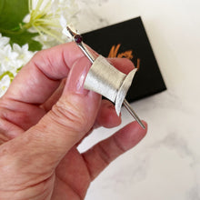 Carica l'immagine nel visualizzatore di Gallery, Vintage Sterling Silver Top Hat & Cane Lapel Pin. 1940s Novelty Figural Brooch. Burlington Bertie Cravat/Stock Pin, Groom, Mens Formal.