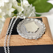 Carica l'immagine nel visualizzatore di Gallery, Vintage 1920s English Silver Laurel Wreath Fob Pendant Necklace. Art Deco Pocket Watch Fob Medallion & Belcher Chain, Hallmarked 1926