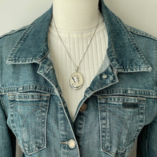 Carica l'immagine nel visualizzatore di Gallery, Vintage Sterling Silver Classical Greek Maiden Portrait Locket. Large Oval Repousse Locket Pendant & Chain. Art Nouveau Style Necklace