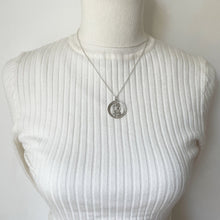 Cargar imagen en el visor de la galería, Vintage 1960s Sterling Silver St Christopher Pendant, Optional Chain. Patron Saint of Travellers Unisex Pendant. Spiritual Jewelry Amulet