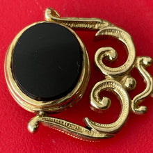 Carica l'immagine nel visualizzatore di Gallery, Vintage Victorian Revival 9ct Gold Spinner Fob Pendant. Green Chalcedony & Onyx Yellow Gold Pendant Charm. British Hallmarked 1966 Fob.
