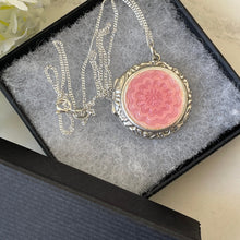 Carica l'immagine nel visualizzatore di Gallery, Vintage Art Deco English Silver Guilloche Enamel Locket. Ribbon Engraved Pink Enamel Flower Locket. 1940s Round Photo Locket & Chain.
