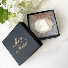 Charger l'image dans la galerie, Antique 9ct Gold Cameo Pendant Of St. John. Georgian/Victorian Left Facing Biblical Male Cameo. Rose Gold Antique Religious Necklace Pendant