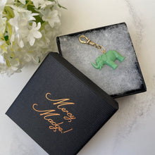 Carica l'immagine nel visualizzatore di Gallery, Victorian Green Celluloid Novelty Fob On Gold Tone Dog Clip. Antique Jumbo The Elephant Charm Pendant. Good Luck Amulet/Talisman