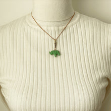 Carica l'immagine nel visualizzatore di Gallery, Victorian Green Celluloid Novelty Fob On Gold Tone Dog Clip. Antique Jumbo The Elephant Charm Pendant. Good Luck Amulet/Talisman