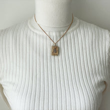 Carica l'immagine nel visualizzatore di Gallery, Victorian 9ct Gold Enamel Book Locket. Antique 2-Sided Engraved Forget-Me-Not & Ivy Photo Locket With Keepsake Compartment. Gold Love Token