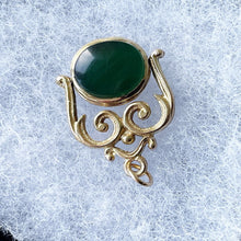 Carica l'immagine nel visualizzatore di Gallery, Vintage Victorian Revival 9ct Gold Spinner Fob Pendant. Green Chalcedony & Onyx Yellow Gold Pendant Charm. British Hallmarked 1966 Fob.