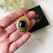 Carica l'immagine nel visualizzatore di Gallery, Victorian 18ct Gold On Silver Bullseye Locket. Antique Scottish Banded Agate Starburst Pendant. Large Etruscan Revival Photo Keepsake Locket
