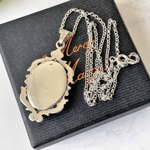 Carica l'immagine nel visualizzatore di Gallery, Vintage Sterling Silver Art Nouveau Poppy Locket & Belcher Chain. Ornate Victorian Style Photo/Keepsake Locket Pendant Necklace