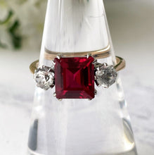 Carica l'immagine nel visualizzatore di Gallery, Vintage Art Deco 9ct Gold Ruby & White Sapphire Ring. Square/Princess Cut Pink Ruby 3-Stone Trilogy Engagement Ring, Size UK M/ US 6.75