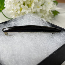 Carica l'immagine nel visualizzatore di Gallery, Antique Whitby Jet Long Bar Brooch. Victorian Carved Faceted Black English Jet Sash/Scarf Brooch. Alternative Stock/Cravat Mourning Pin