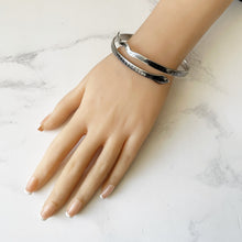 Carica l'immagine nel visualizzatore di Gallery, Art Deco Egyptian Revival Niello Silver Serpent Bracelet. Large 1930s Coiled Snake Sterling Silver Enamel Bangle. Antique Love Token Jewelry