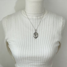 Carica l'immagine nel visualizzatore di Gallery, Vintage Sterling Silver Art Nouveau Poppy Locket & Belcher Chain. Ornate Victorian Style Photo/Keepsake Locket Pendant Necklace