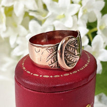 Carica l'immagine nel visualizzatore di Gallery, Antique English 9ct Rose Gold Buckle Ring, 1916. Edwardian Love Token/Sweetheart Ring. Floral Engraved Wide Band Ring Size UK N-1/2, US 7
