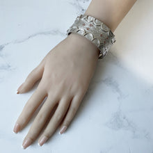 Carica l'immagine nel visualizzatore di Gallery, Victorian Silver & Gold Wide Bangle Bracelet. Antique Aesthetic Engraved Sterling Silver Hinged Bangle. Victorian Japonesque Cuff Bracelet