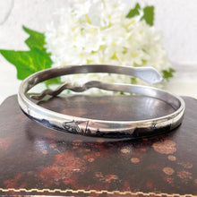 Carica l'immagine nel visualizzatore di Gallery, Art Deco Egyptian Revival Niello Silver Serpent Bracelet. Large 1930s Coiled Snake Sterling Silver Enamel Bangle. Antique Love Token Jewelry